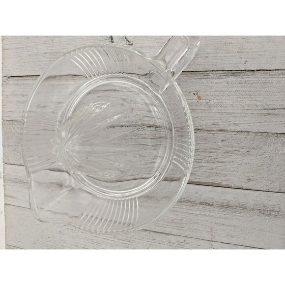Vintage #1 Ribbed Glass Juicer Reamer 6" Diameter with Loop Handle & Pour Spout - Picture 2 of 5